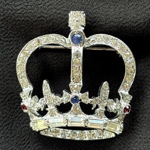 Vintage Keyes crown rhinestone brooch